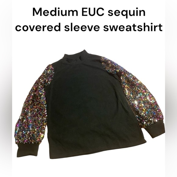 Tops - Gorgeous nwot sequin glitter covered sleeve sweatshirt size Medium